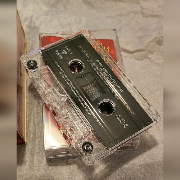 VINTAGE Family Christmas Treasury 3 Cassette Tapes - Picture 6 of 6